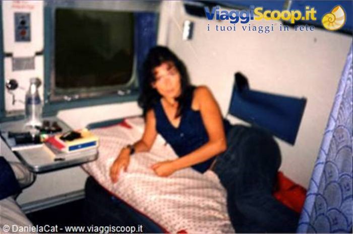 Sfinimento sul treno che ci ha portati a Bombay