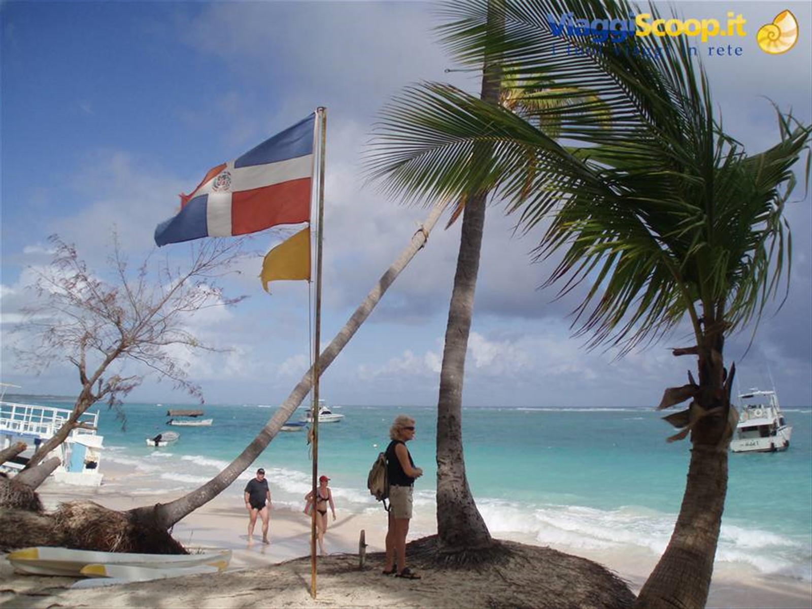 Bavaro Beach e bandiera Rep. Dominicana