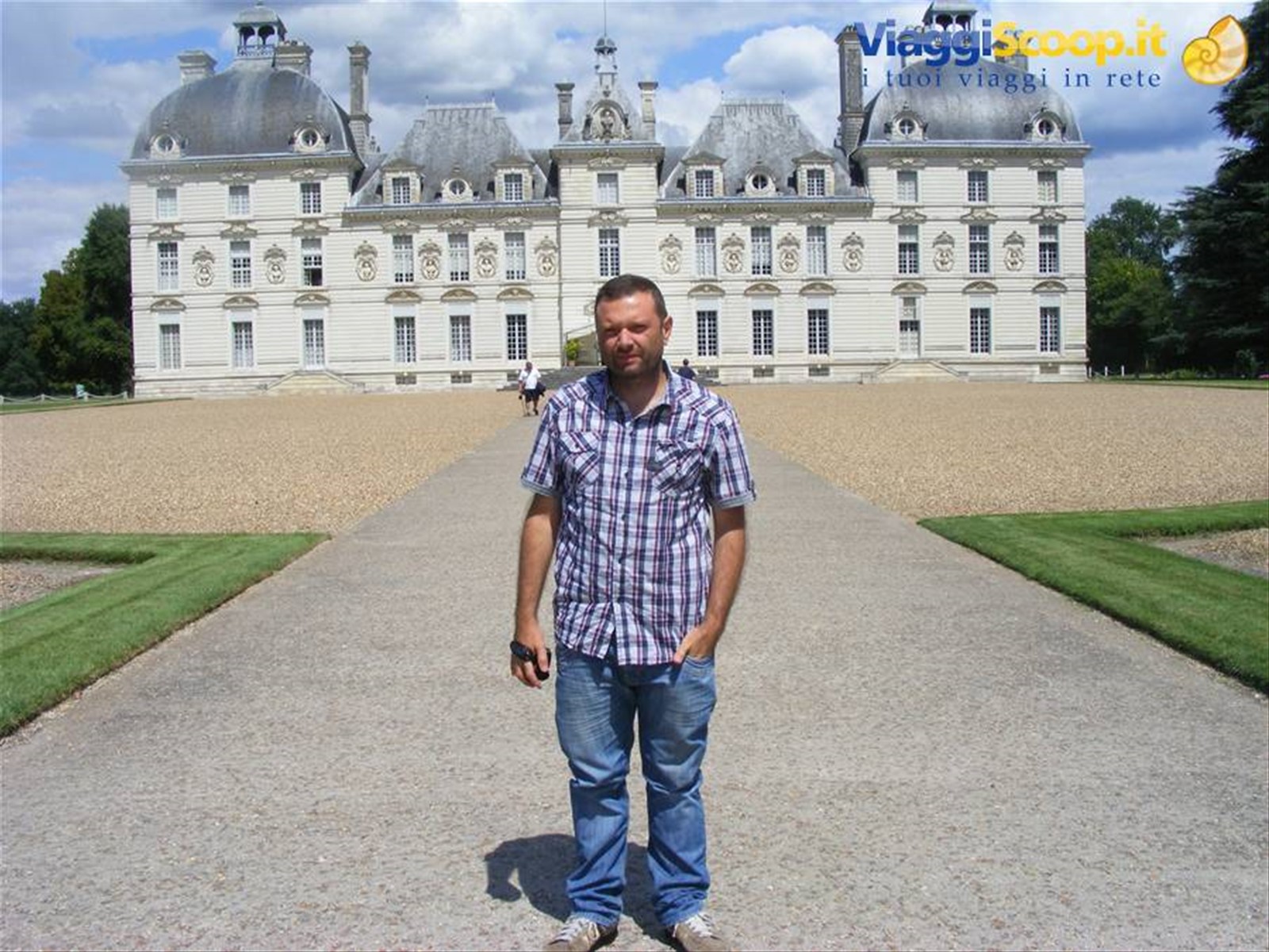 IO DAVANTI AL CASTELLO DI CHEVERNY