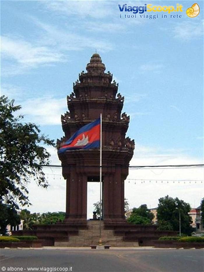 Phnom Penh - Monumento Dell'Indipendenza