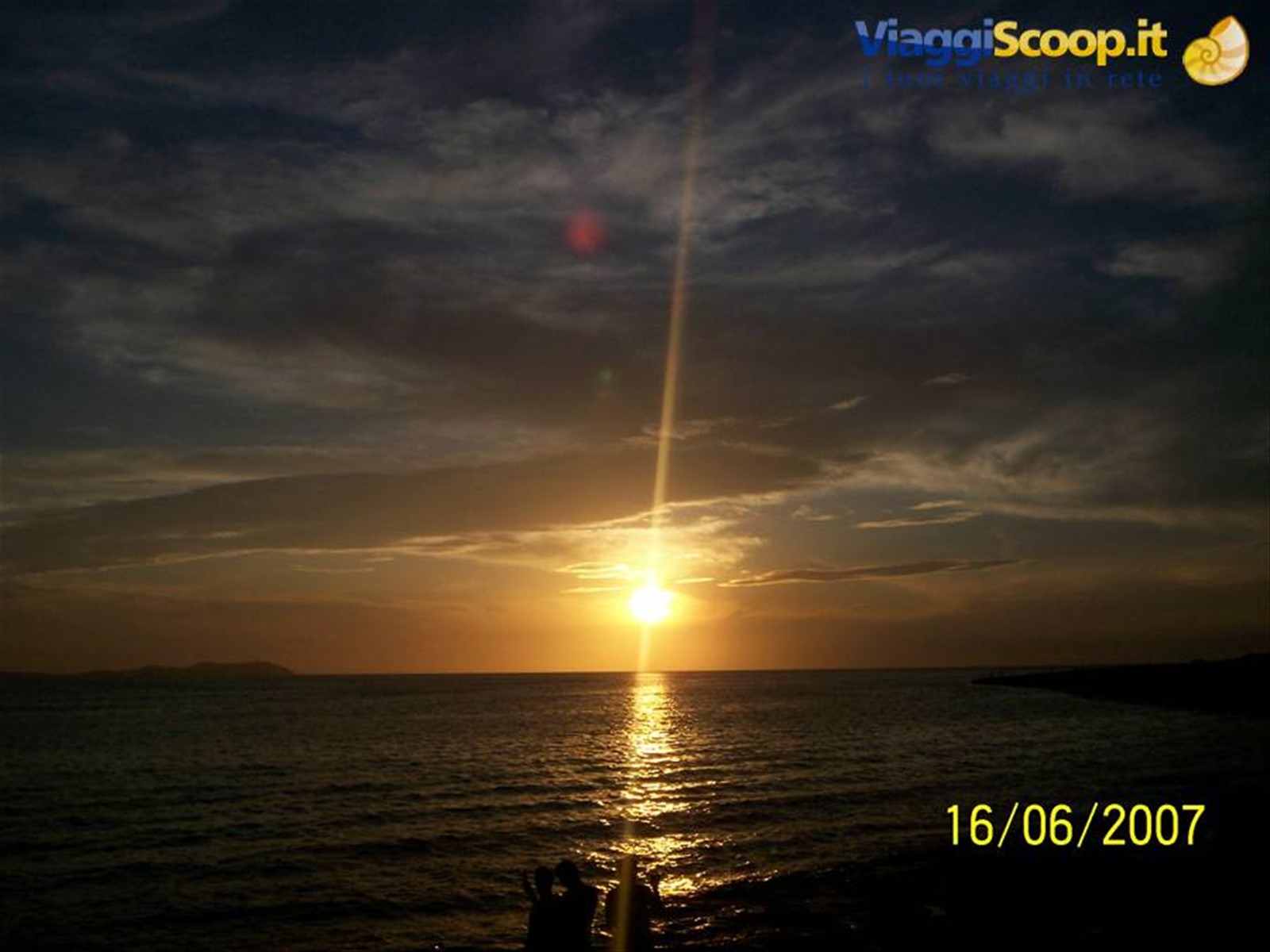 SIAMO AL CAFè DE MAR..ECCO IL TRAMONTO...NE VALE LA PENA CREDETEMI