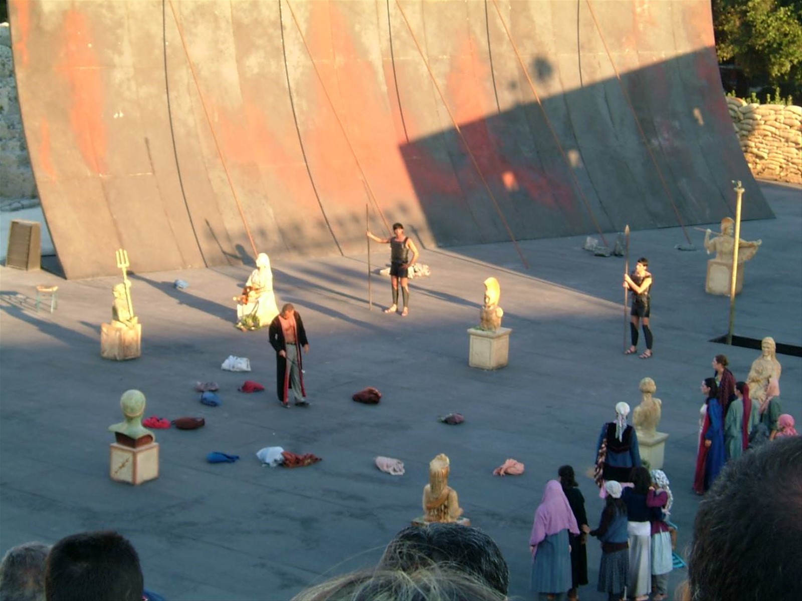 Rappresentazione della tragedia "Sette contro Tebe" nel teatro greco