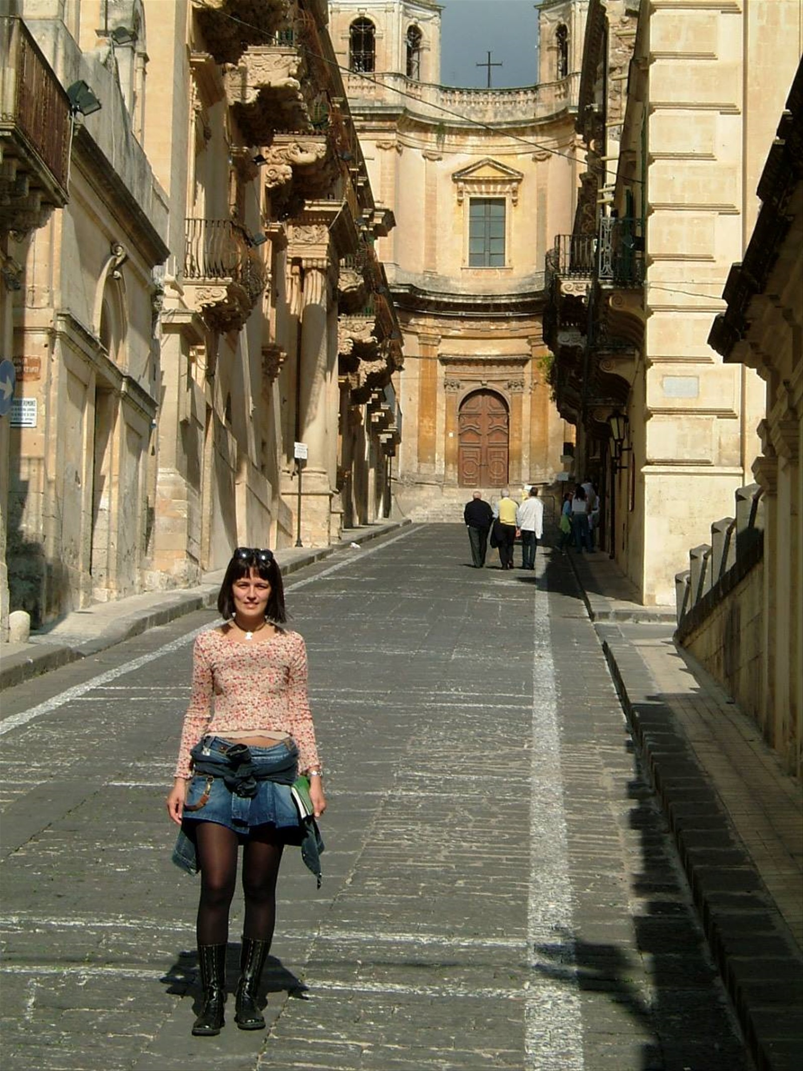 Via Nicolaci (quella dell'Infiorata)