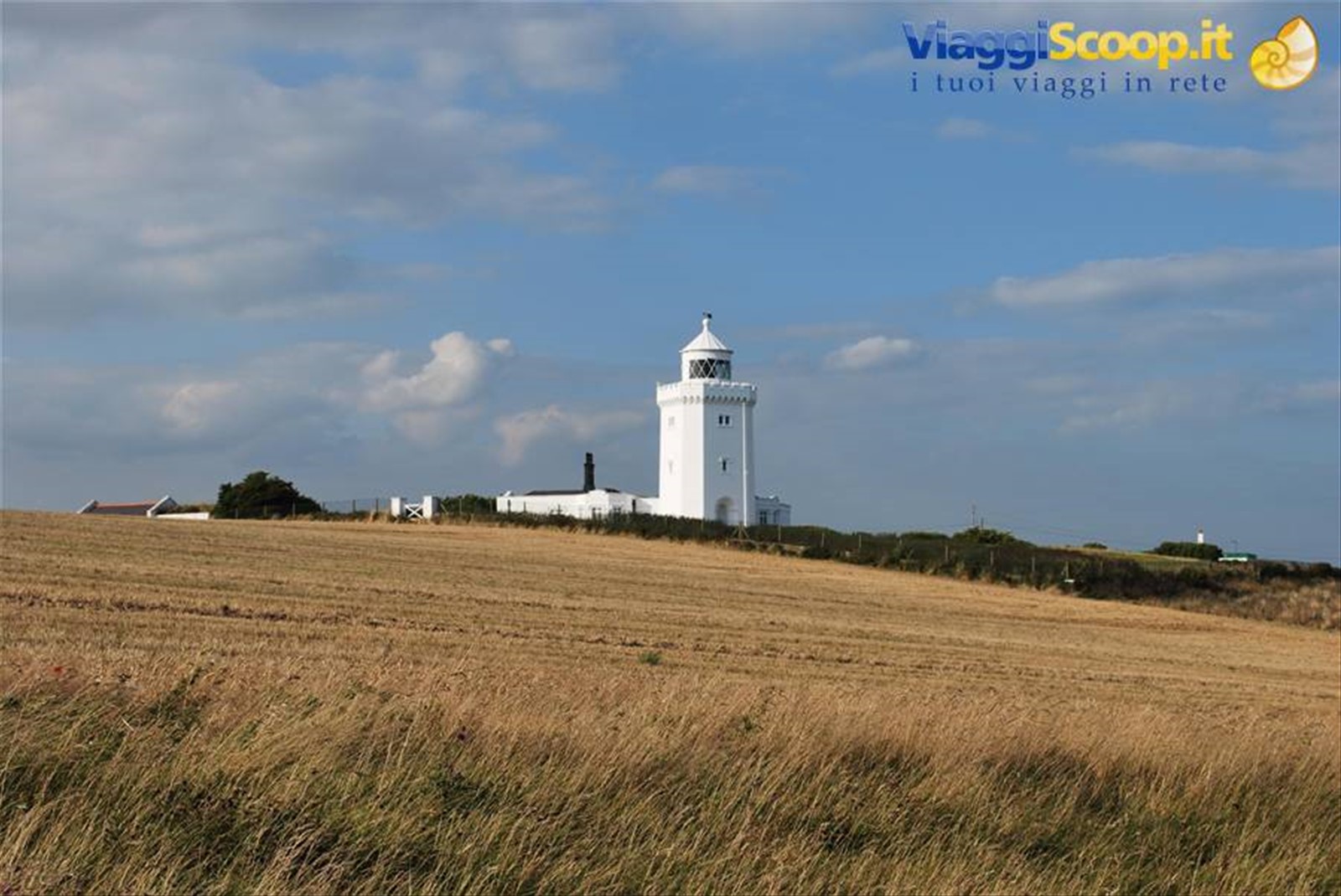 Faro sulle scogliere di Dover