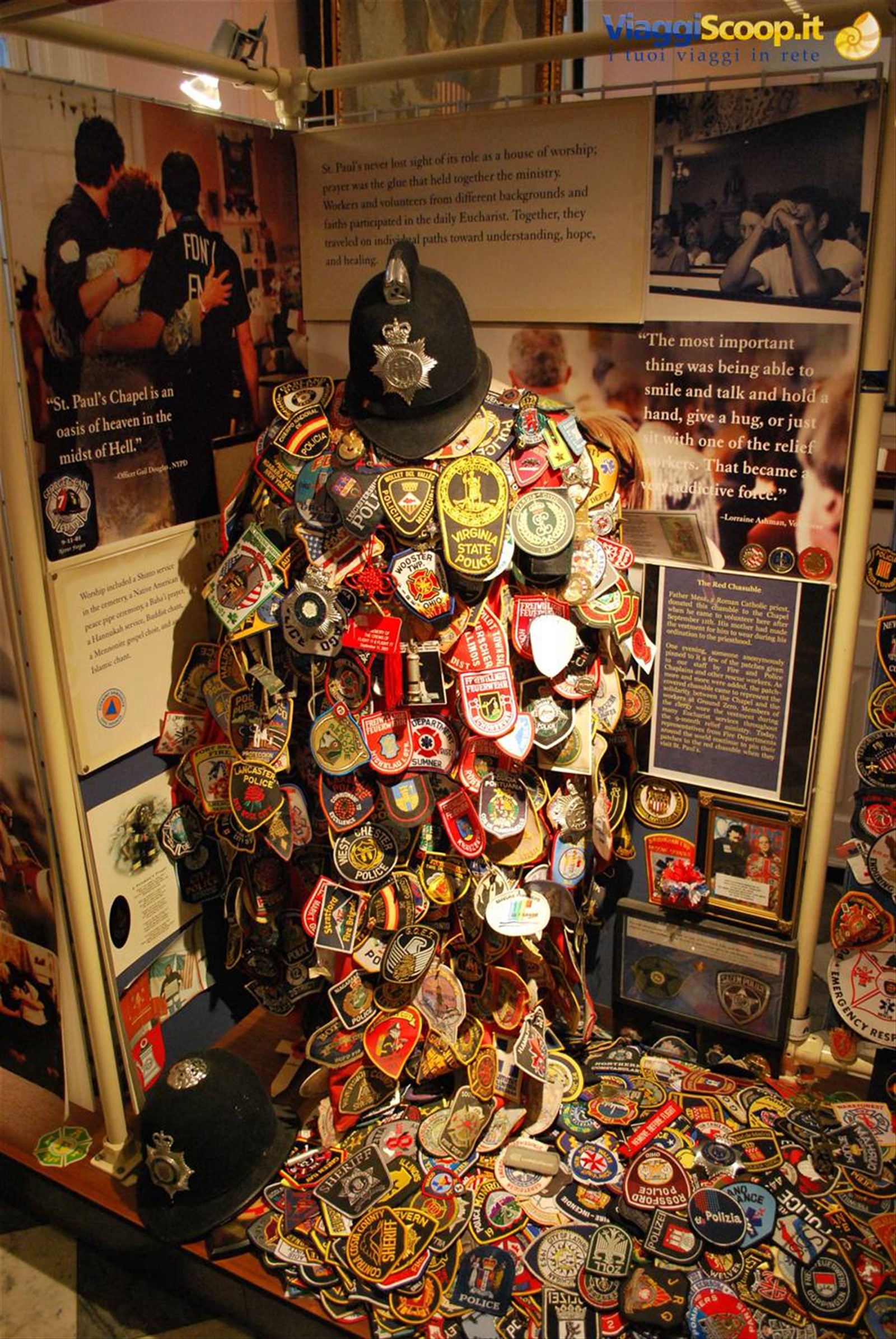Commovente monumento ai caduti dell'attentato dell'11 settembre all'interno della St Paul's Chapel
