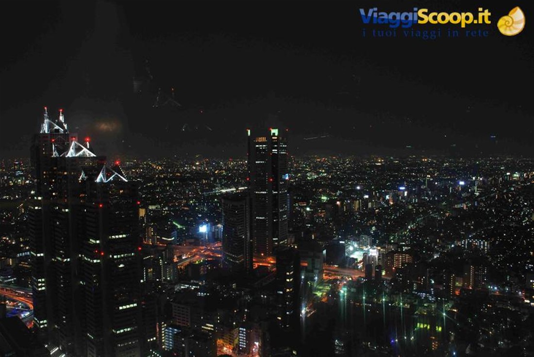 Tokyo by night