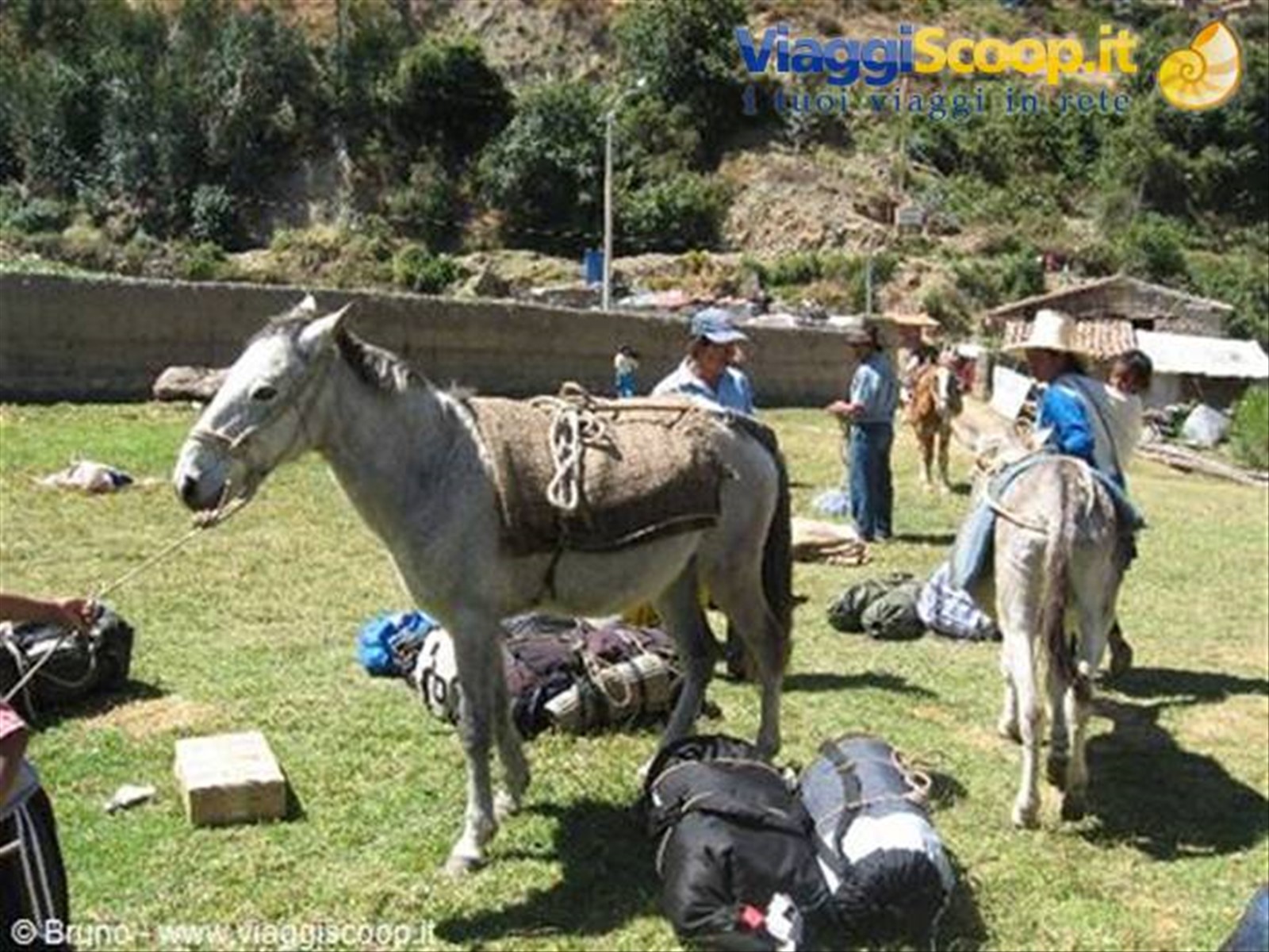 Preparativi per la partenza del trekking nella Cordillera Blanca