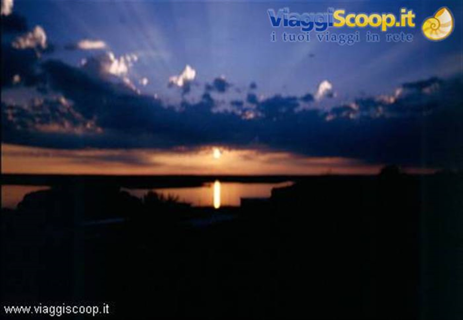 Tramonto ad Hardap Dam