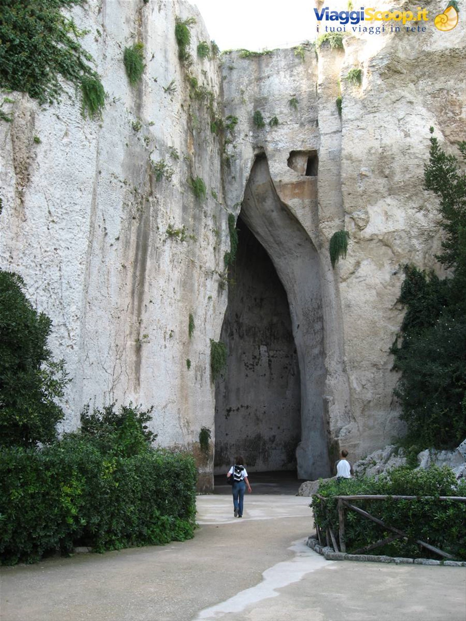 Siracusa : le Latomie e l' Orecchio di Dionigi