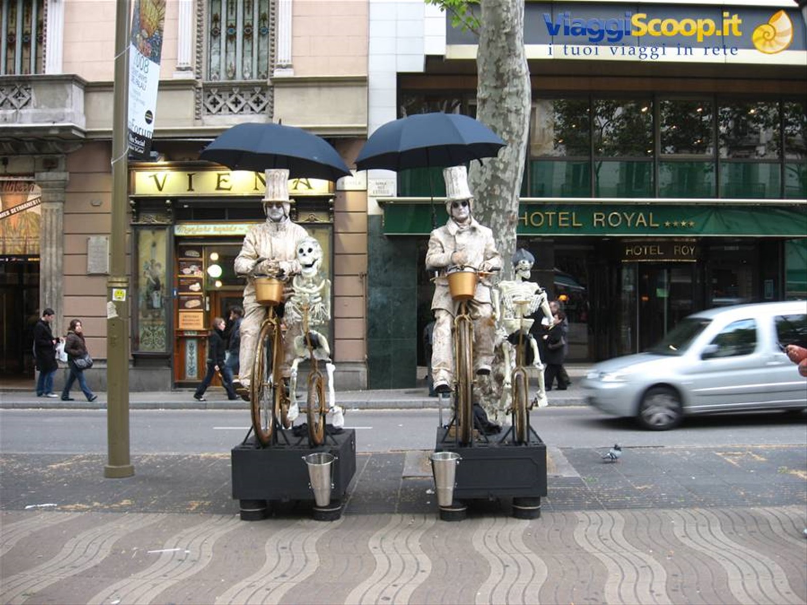 Barcellona :artisti di strada