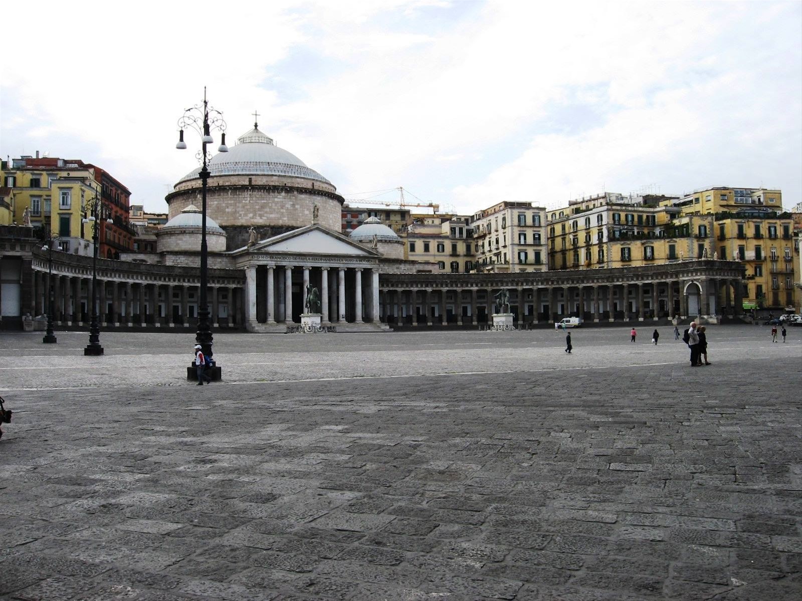PIAZZA PLEBISCITO