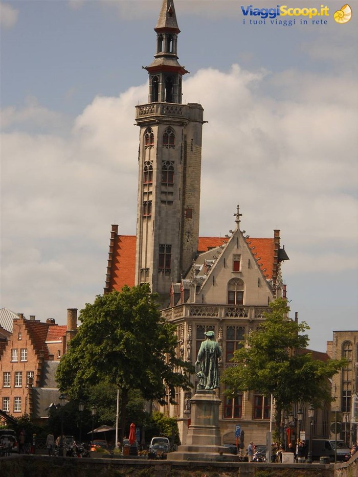 Piazza Van Eyck