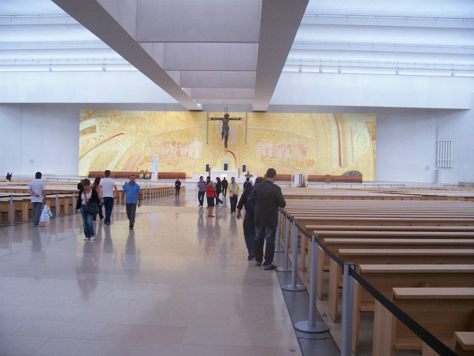 il grande mosaico dell'altare