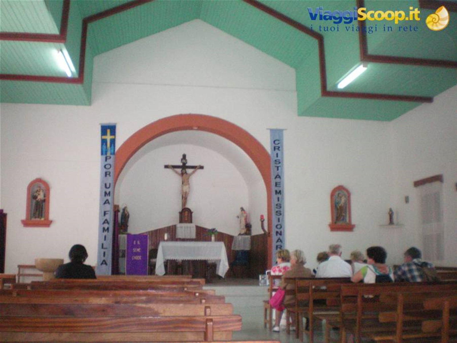 interno chiesa di santa maria
