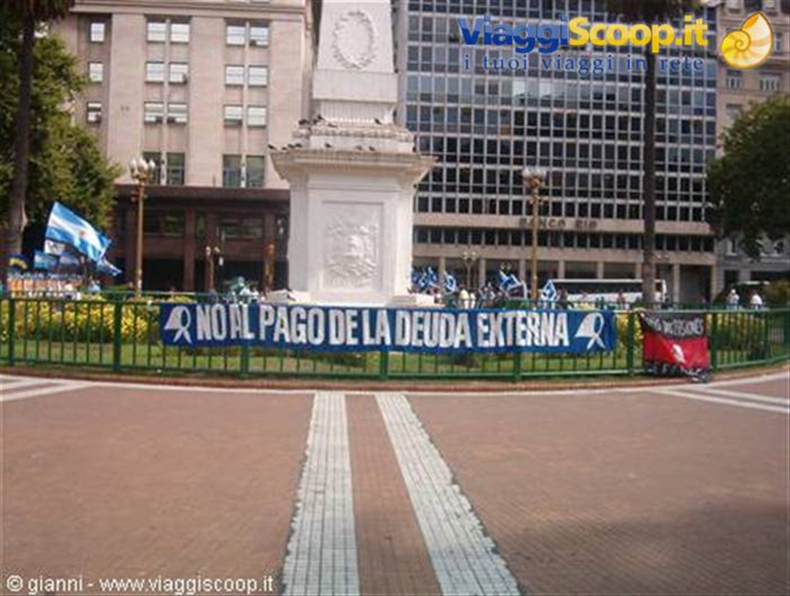 "No al pagamento del debito estero"