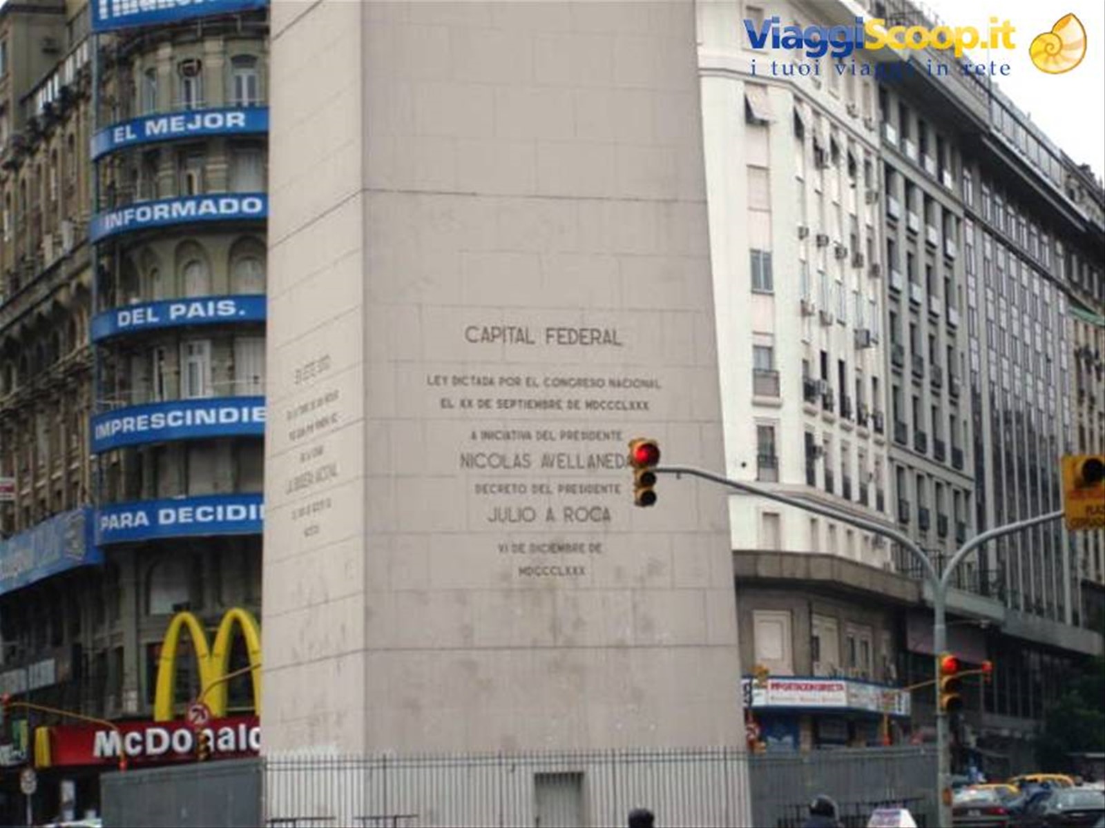Particolare dell'obelisco.