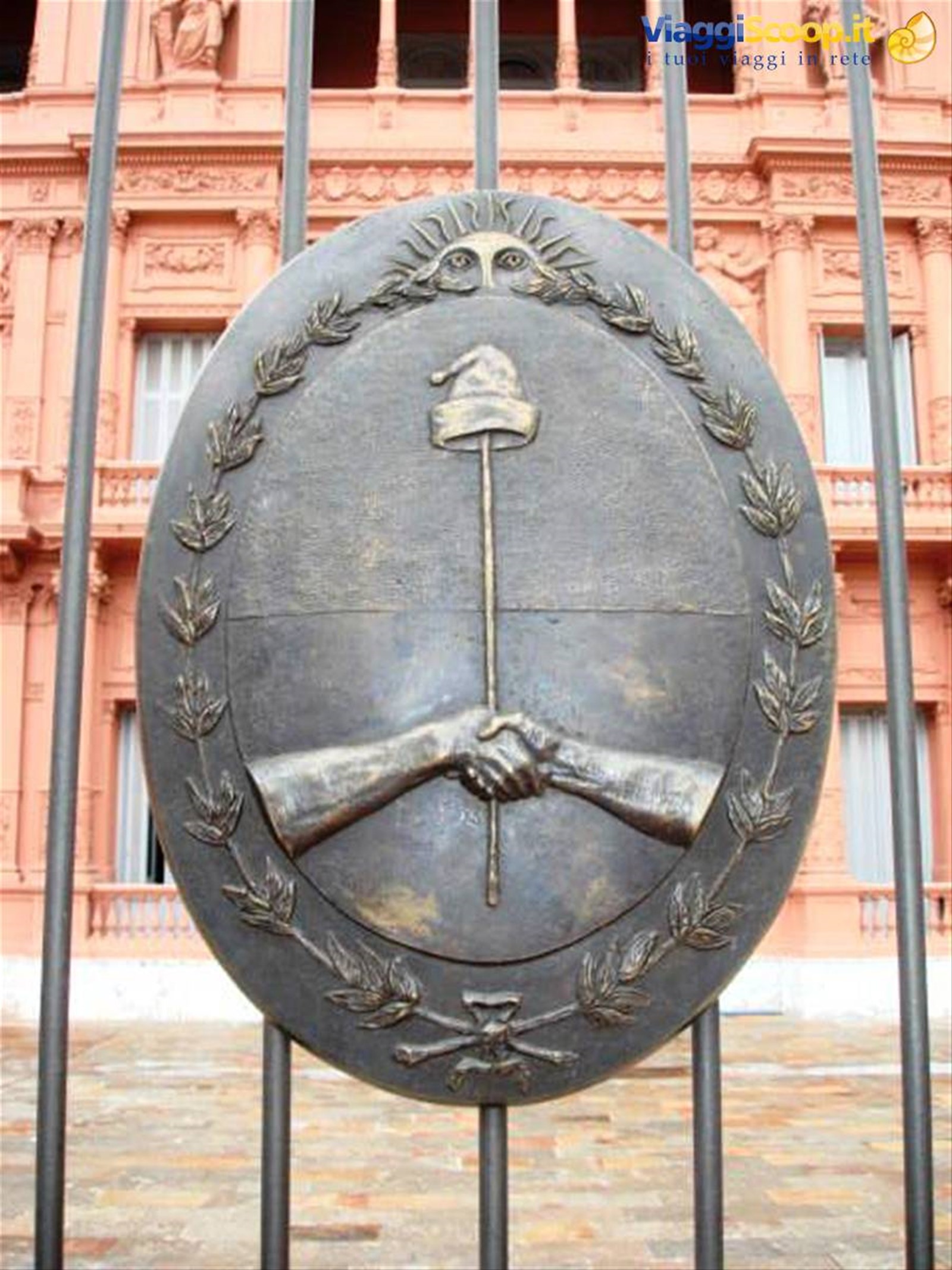 Lo scudo della Nazione.