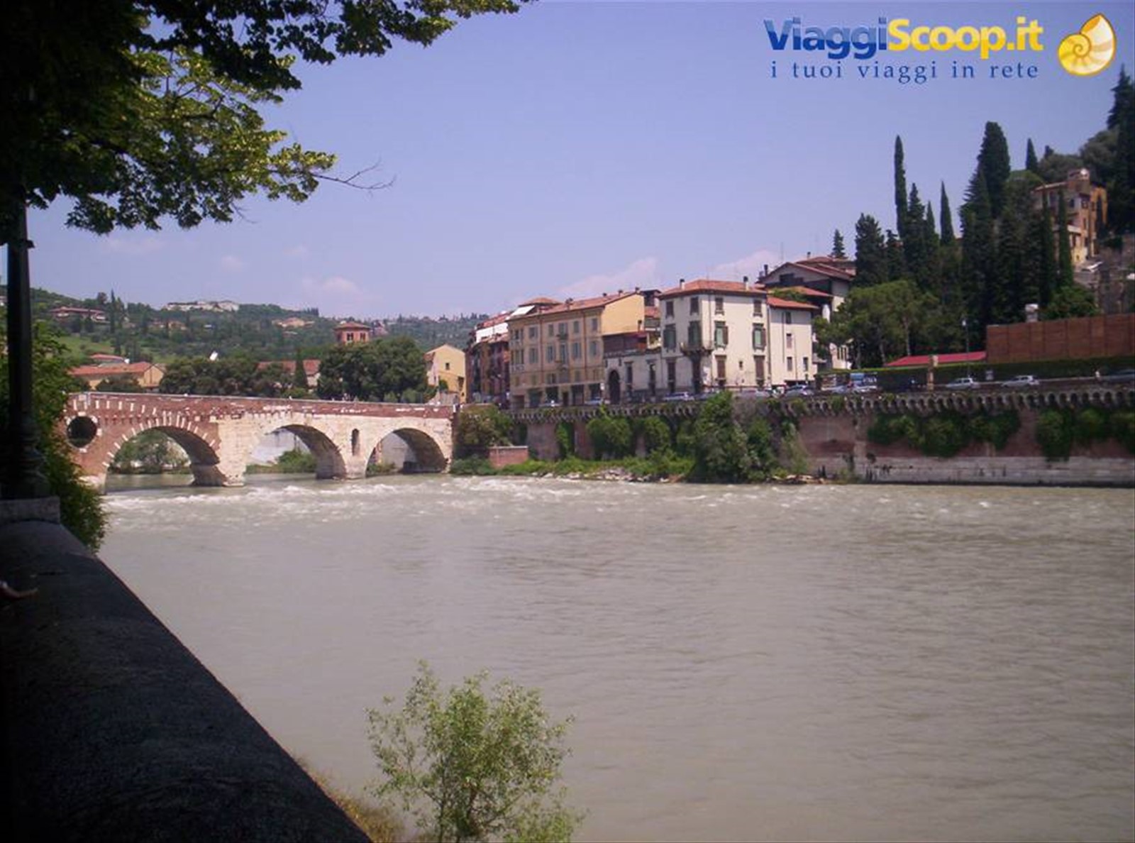 Ponte Pietra e l'Adige