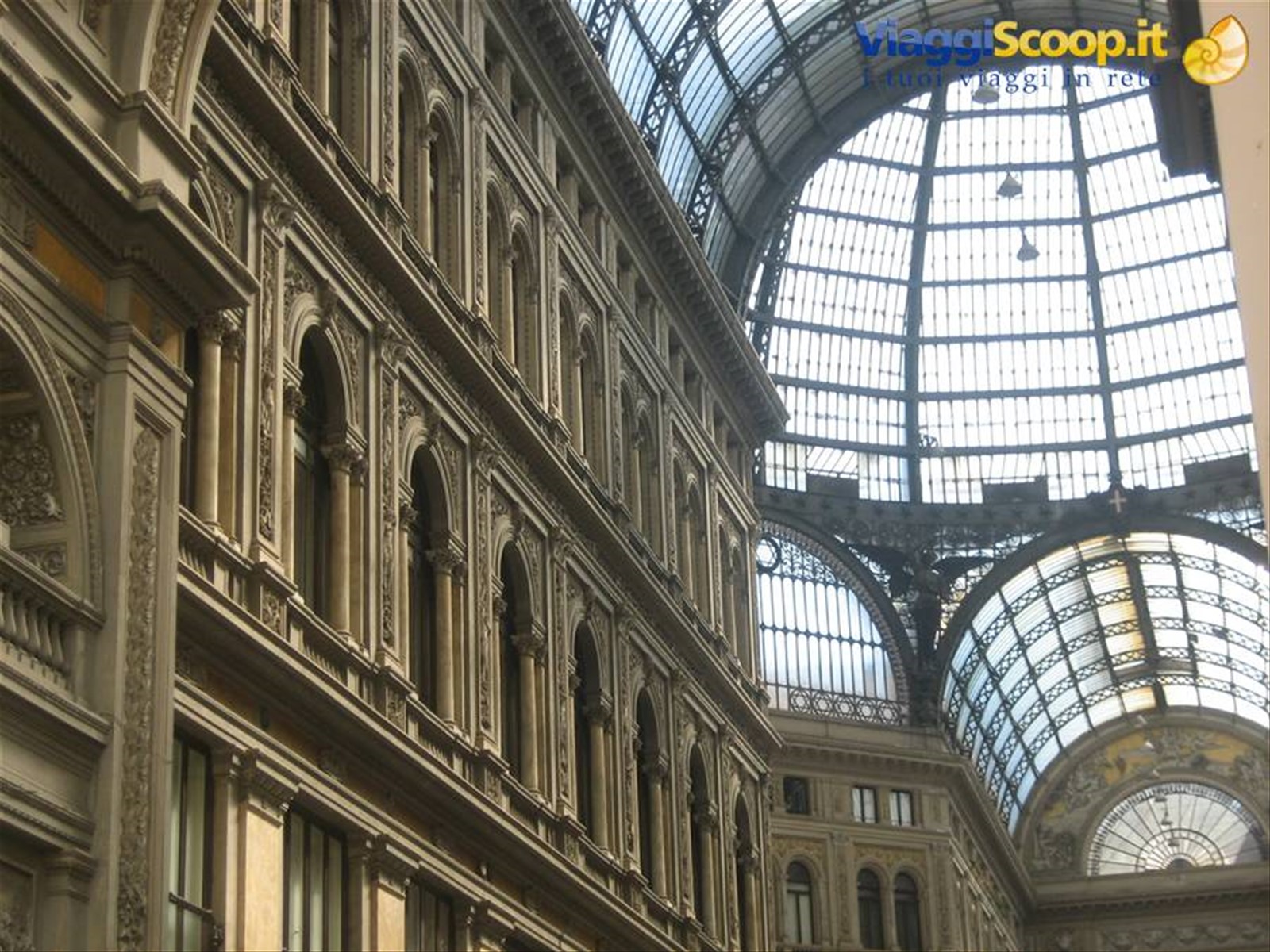 L'interno della galleria