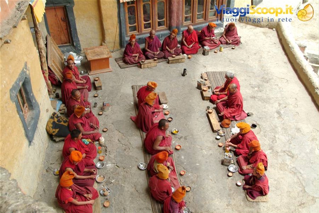 Pranzo al Gompa di Phuktal