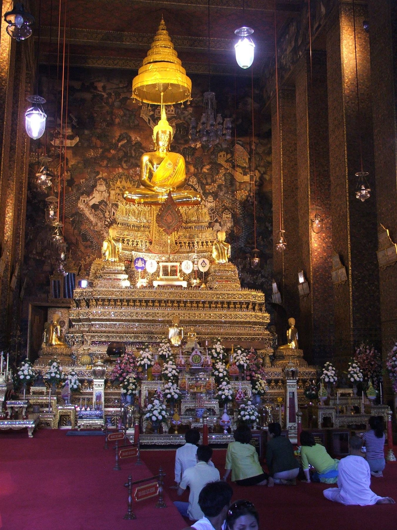 BANGKOK- WATT POE