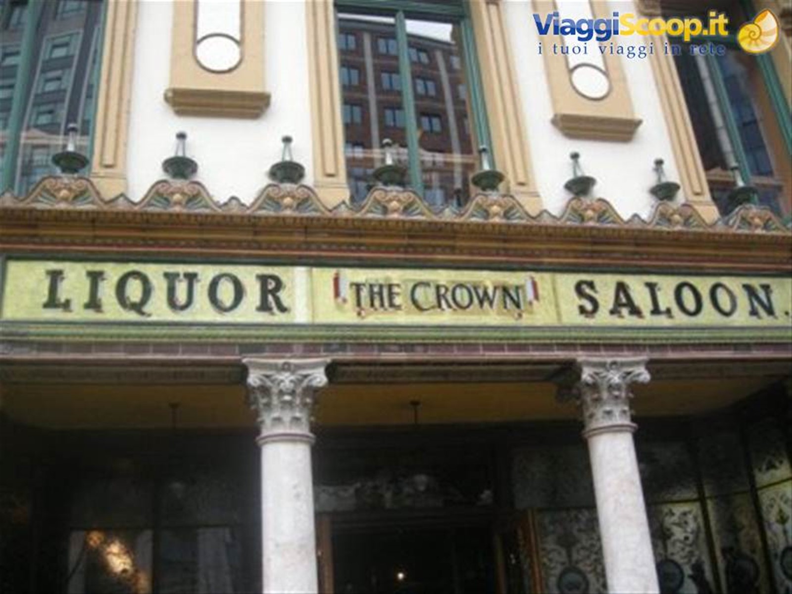 Belfast - Crown Liquor Saloon