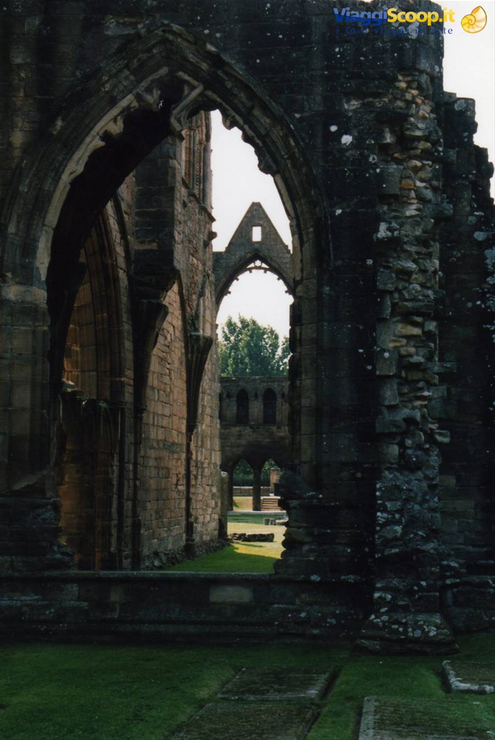 antica cattedrale in rovina