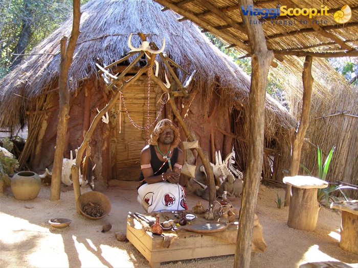 Lo stregone nel villaggio Shangana