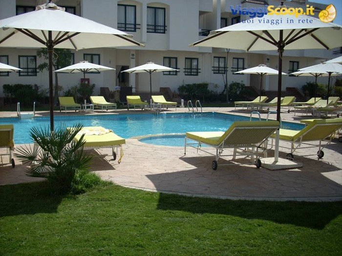 La piscina dell'hotel