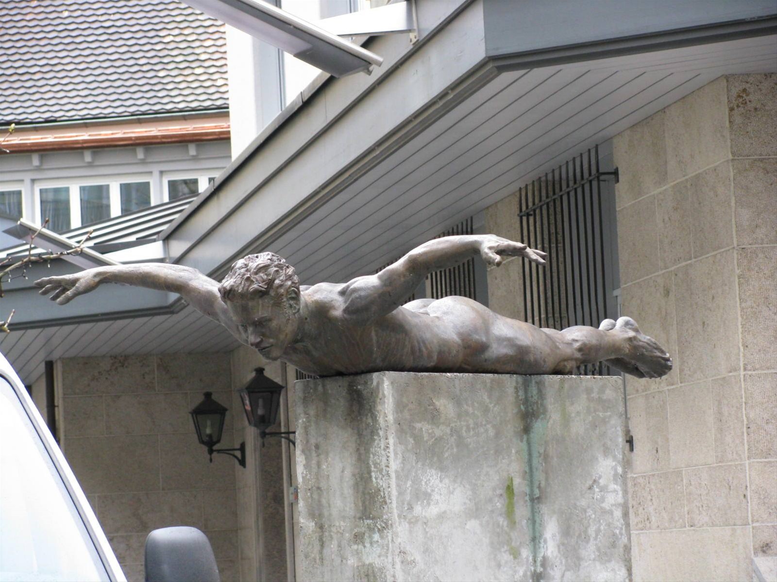 Statua