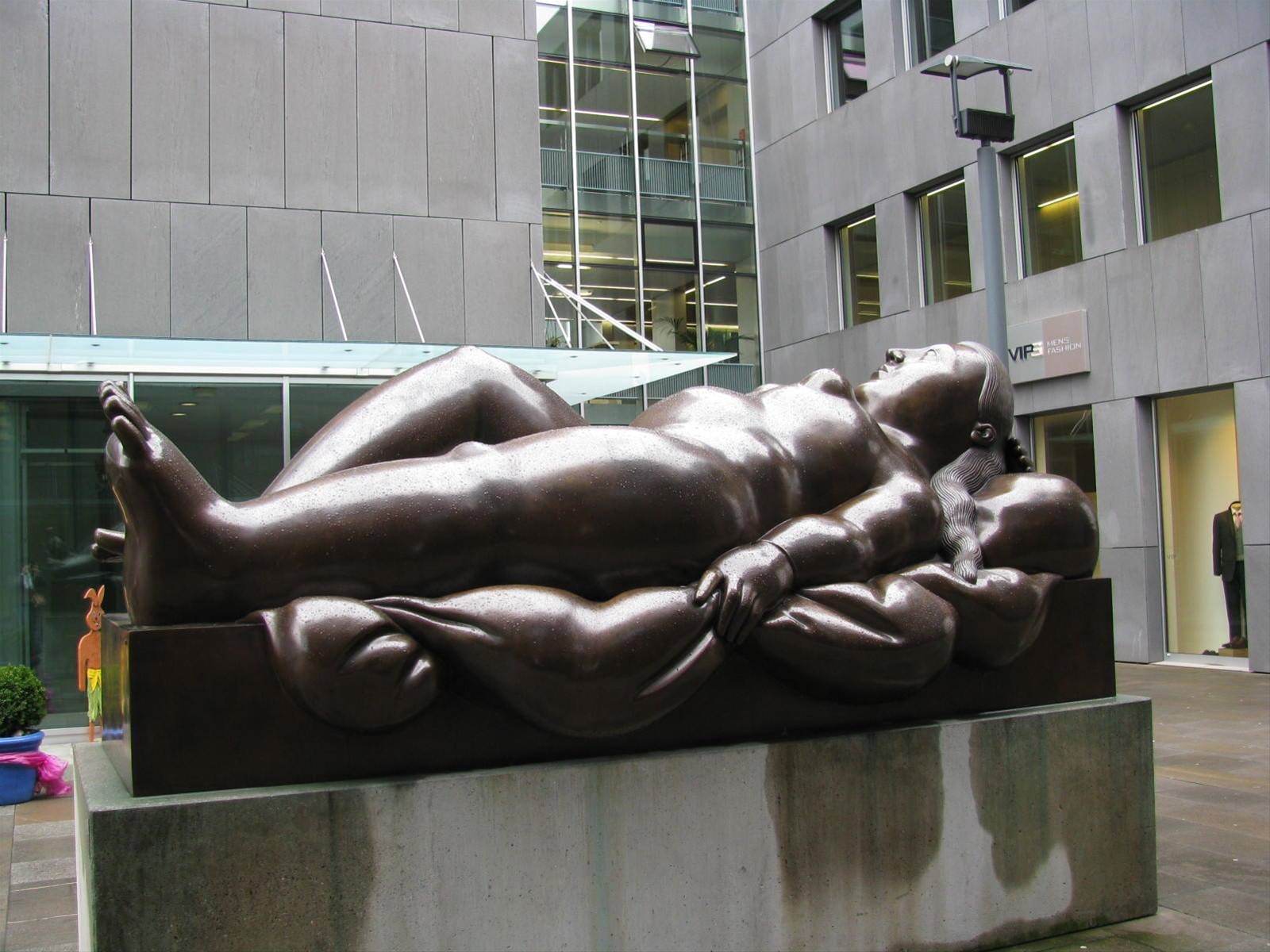 Statua