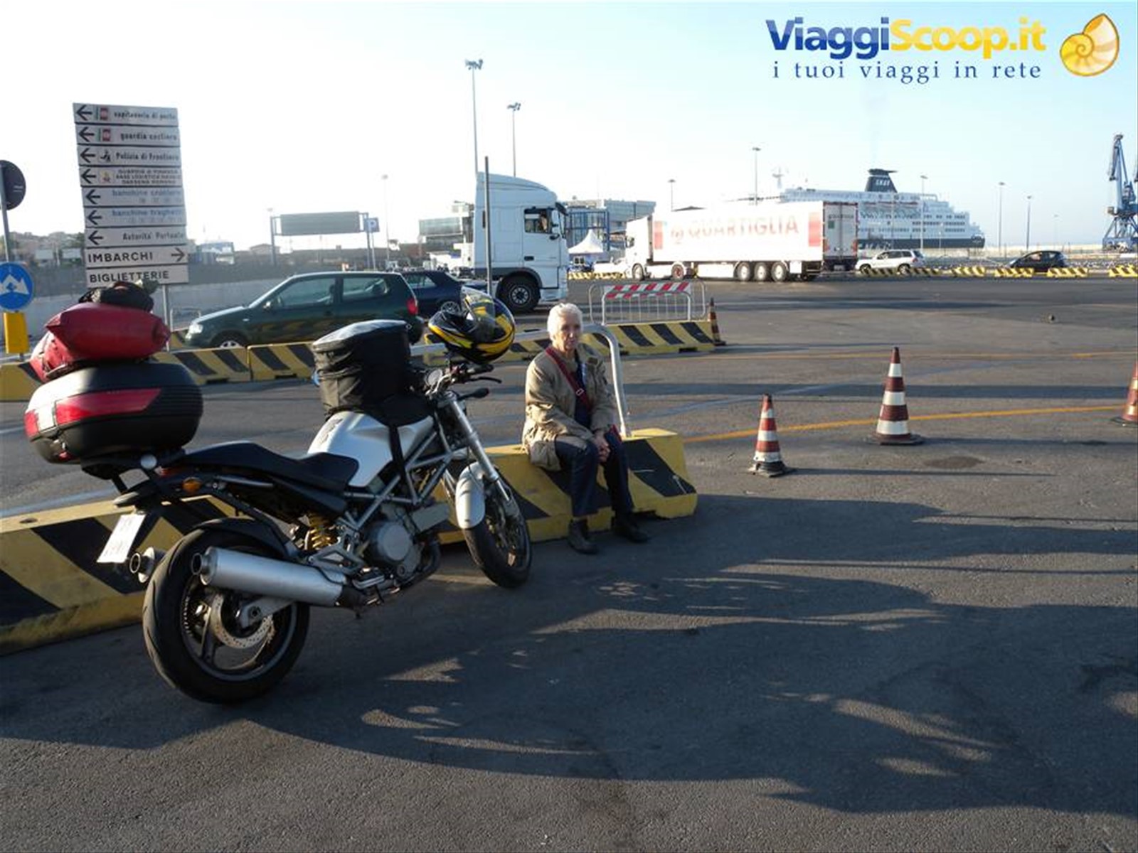 Civitavecchia attendendo l'imbarco