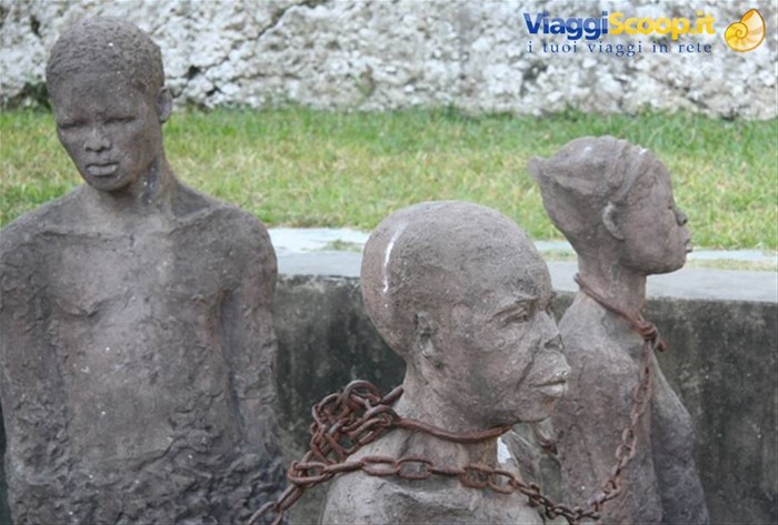 Il monumento in memoria della schiavitù.....senza parole