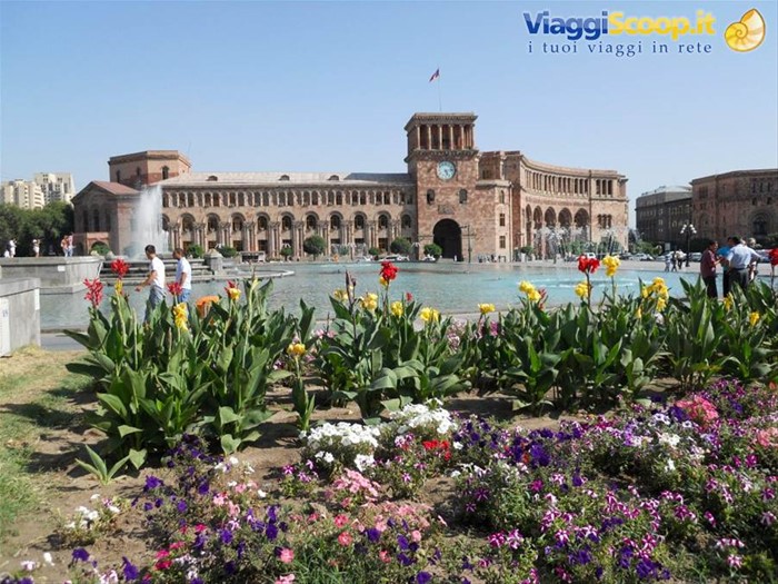  Yerevan Piazza della Repubblica