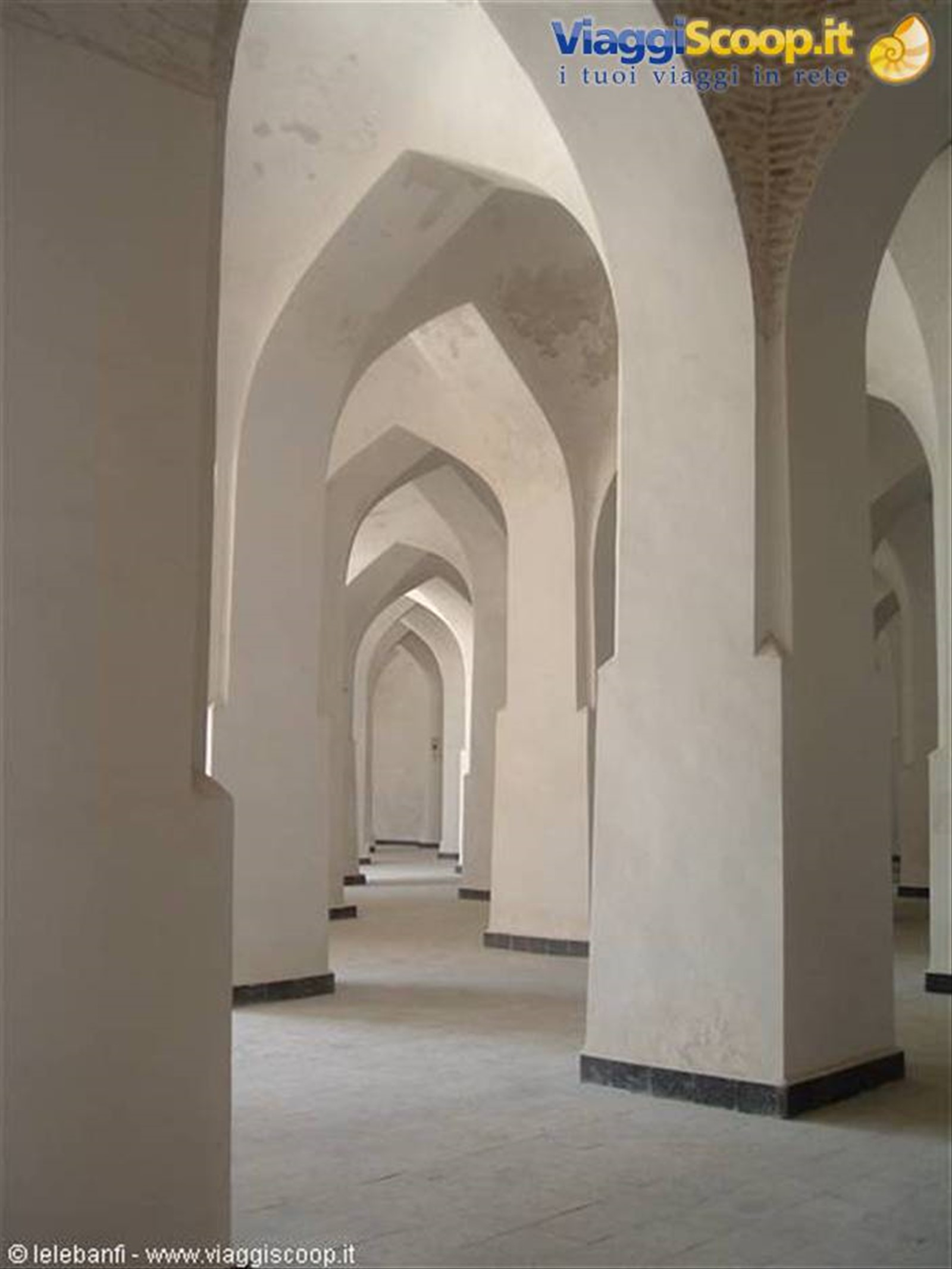 Bukhara, Moschea di Kalon, interno moschea, archi