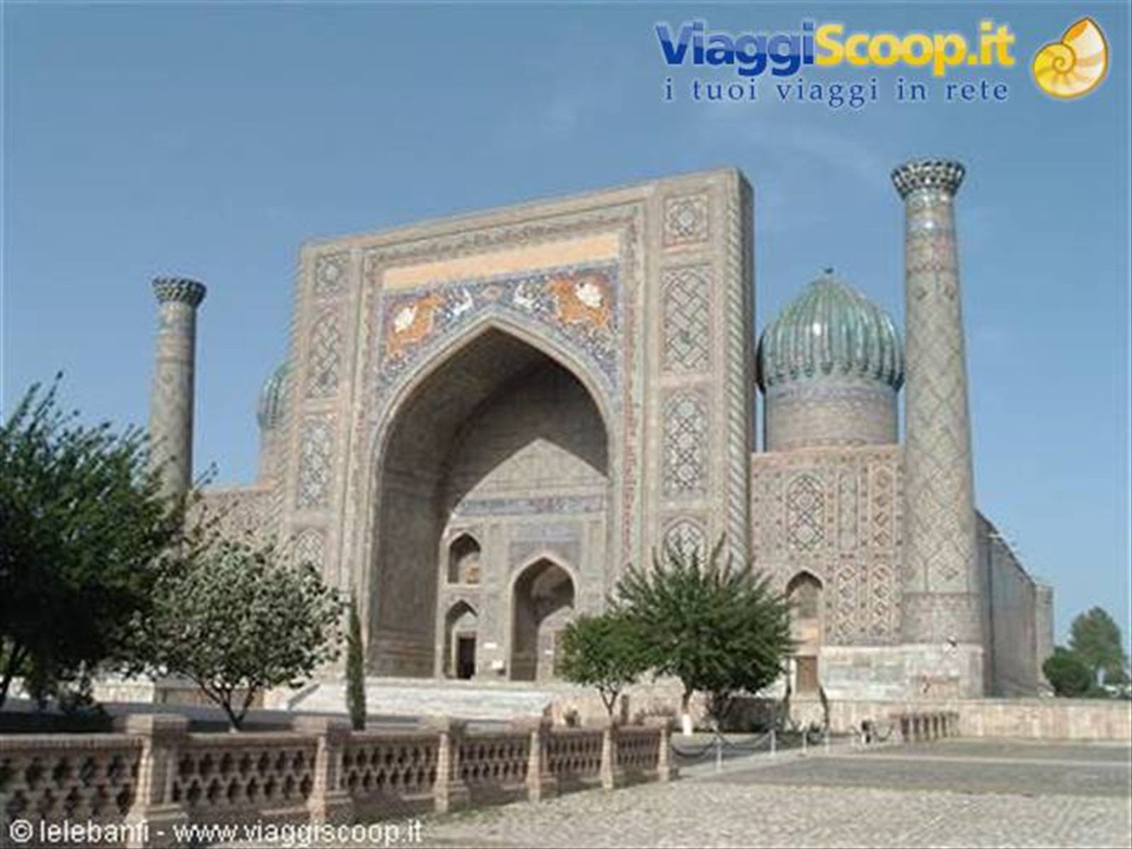 Samarcanda, Piazza Registan, Moschea del Leoni