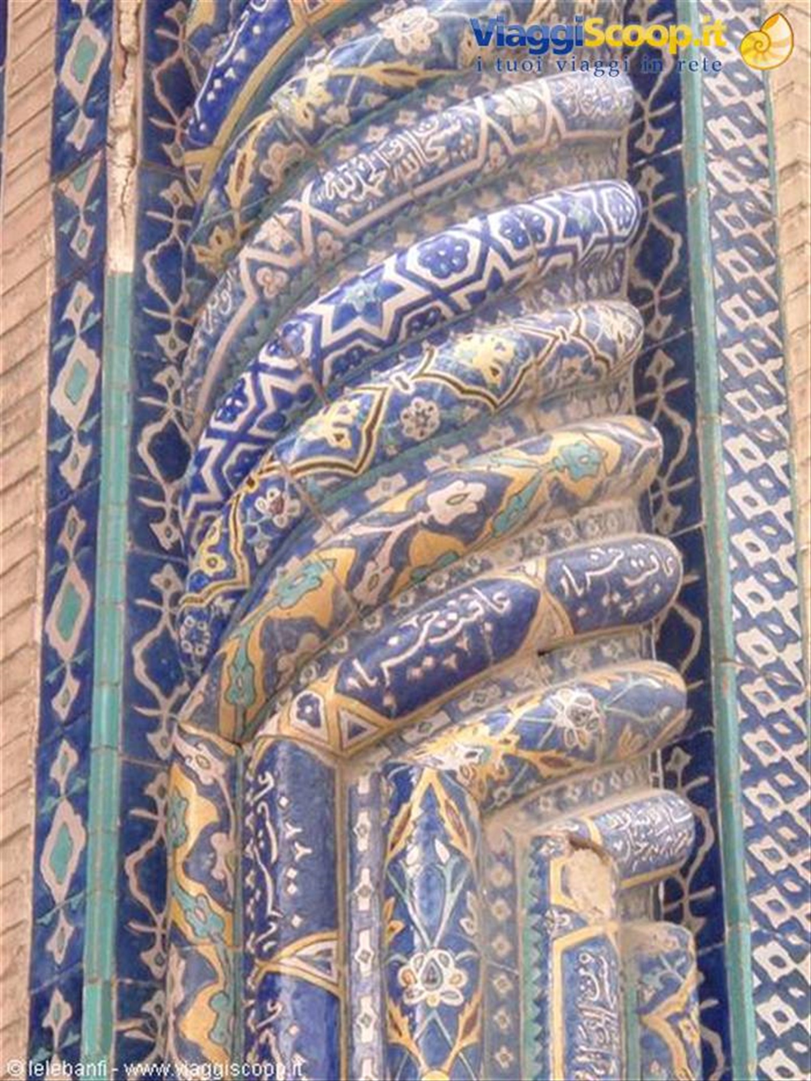 Samarcanda, Madrasa della Moschea d'oro, portale, particolare colonna timuriade