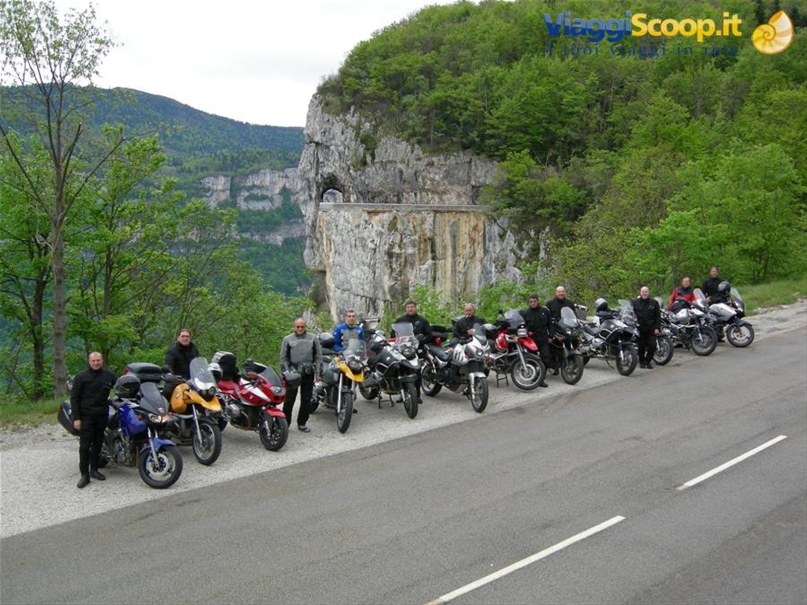 Il Gruppo Motoamici su la Route de Combe Laval - Parco del Vercors