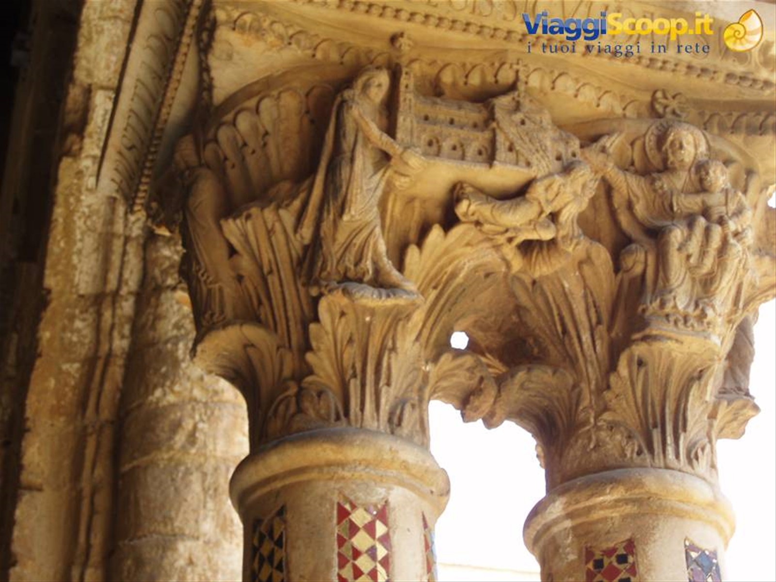 capitello nel chiosco di Monreale