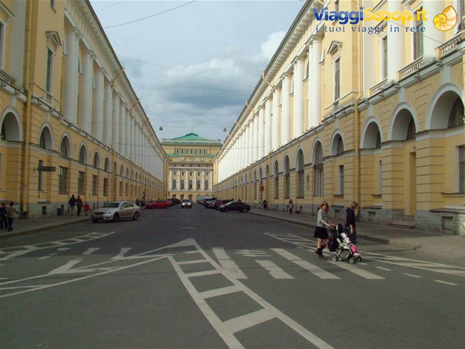 La via perfetta dell'architetto Rossi (222 m di lunghezza, 22 di larghezza...e palazzi alti 22 m)