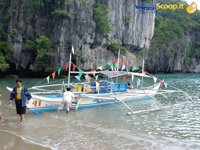 La spiaggia dove si sbarca per andare al fiume sotterraneo