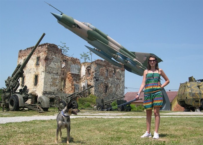 VALE E LUCKY AL MUSEO DELLA GUERRA ALL'APERTO DI KARLOVAC