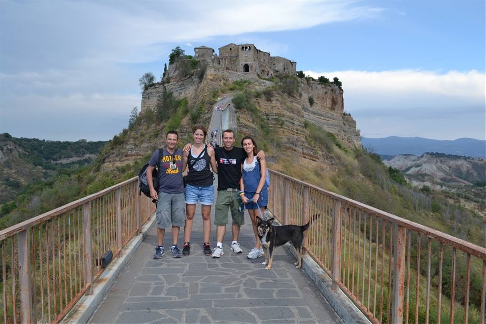 SULLO SFONDO CIVITA DI BAGNOREGGIO
