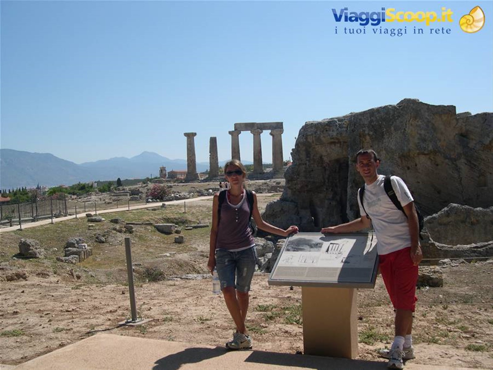CLAUDIO, VALE E SULLO SFONDO IL TEMPIO DI APOLLO