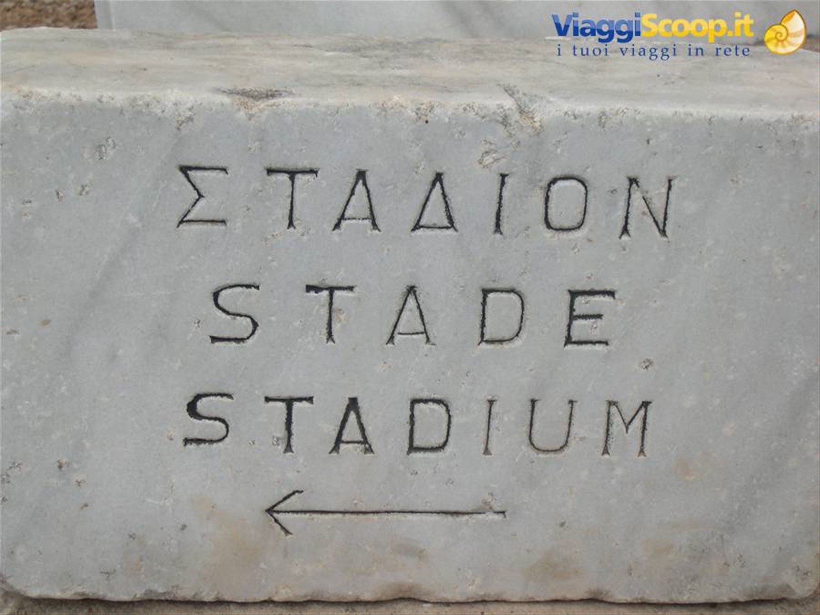 VERSO LO STADIO . . .