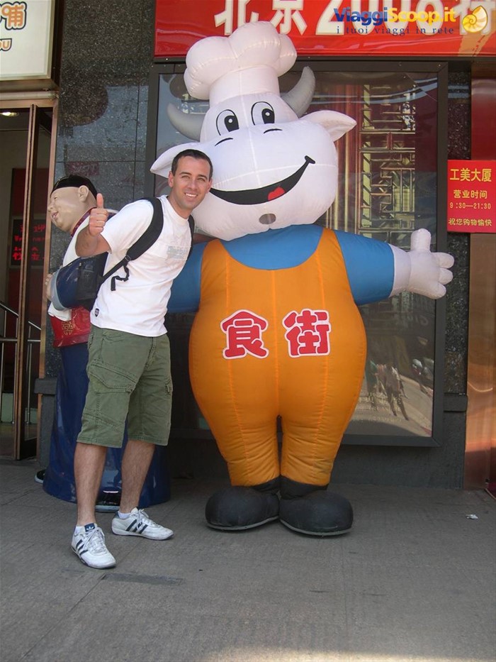 FOTO CON MASCOTTE