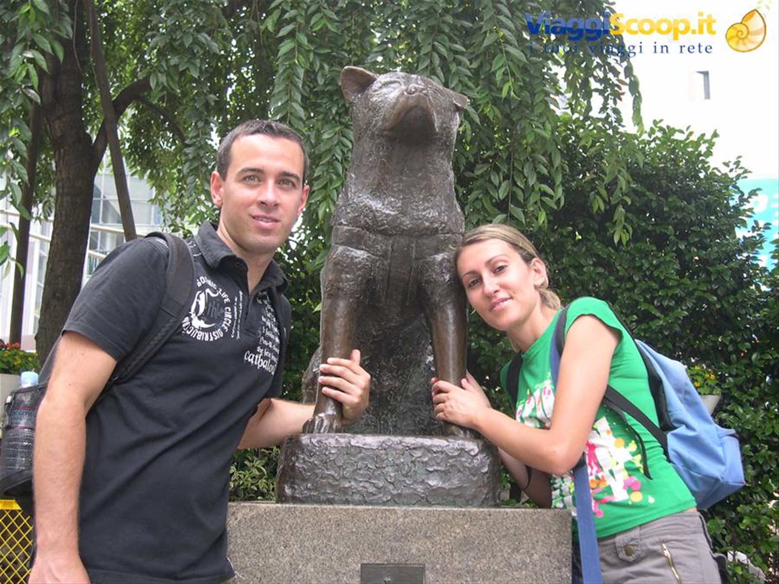 NOI DUE CON IL CAGNOLINO HACHINKO