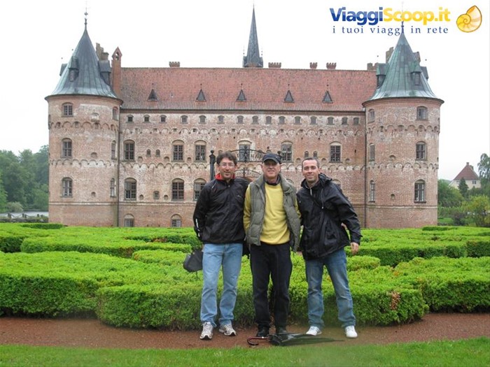 LO STREPITOSO CASTELLO DI EGESKOV (IL PIU' BELLO DELLA DANIMARCA)