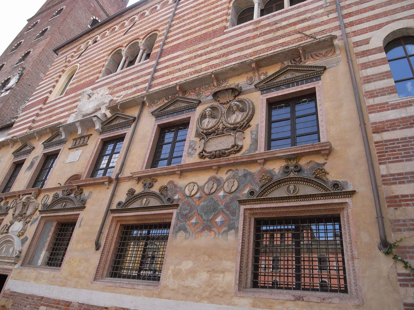 VERONA - PIAZZA DEI SIGNORI