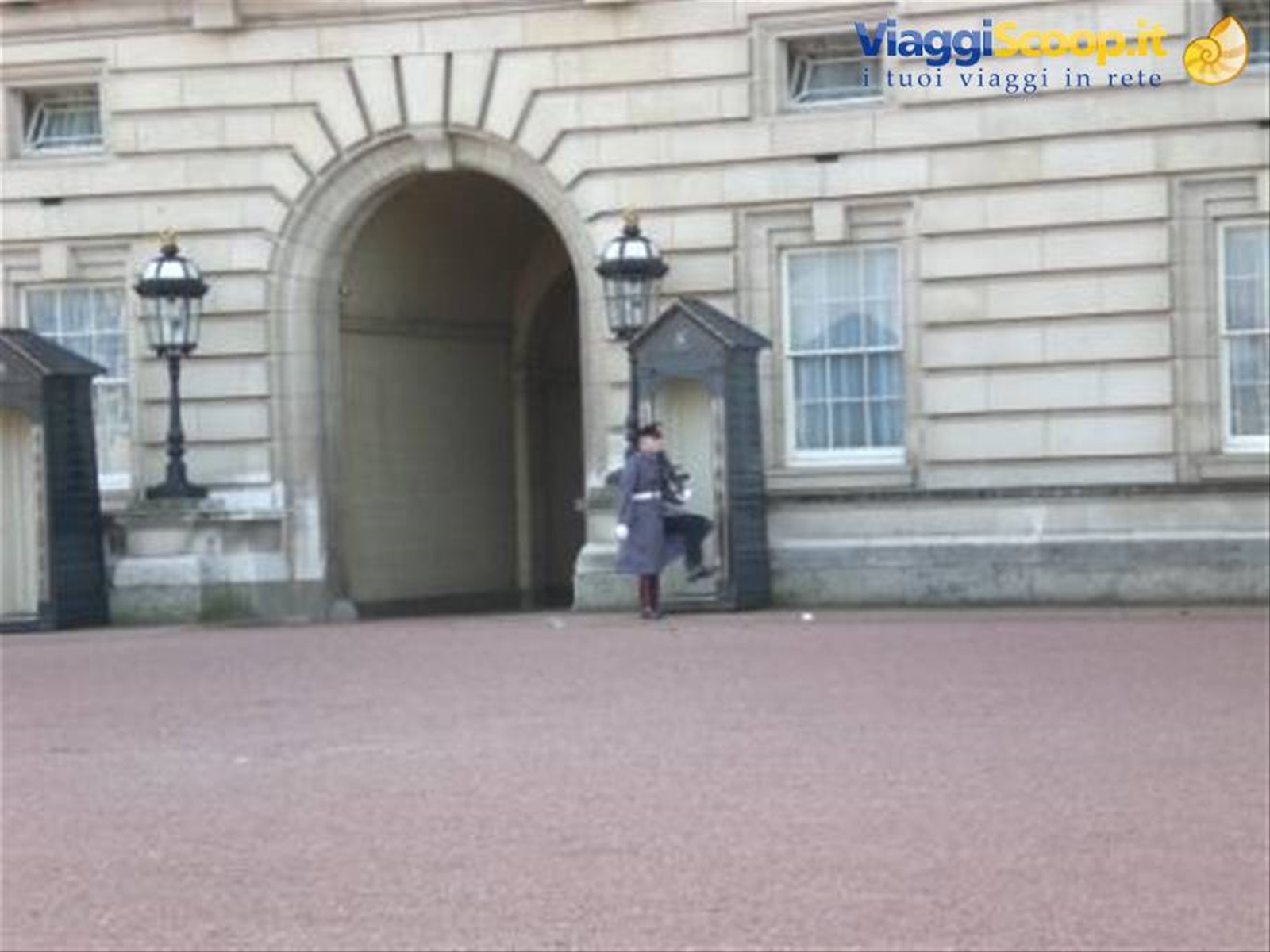 Una guardia a Buckingam Palace